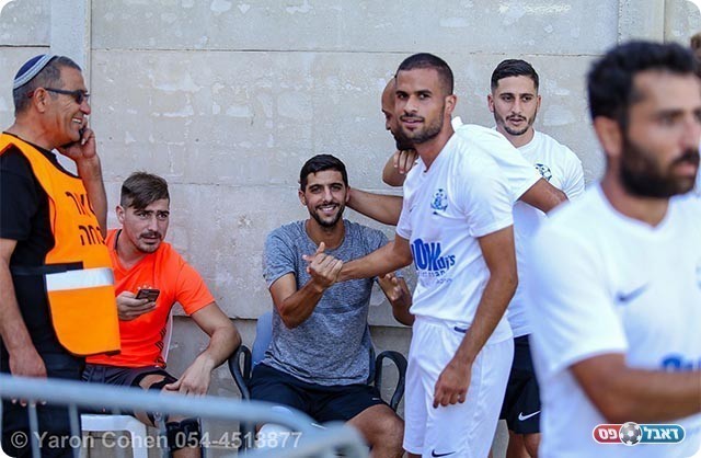 מקדיש את הגול לשטרית (ירון כהן)